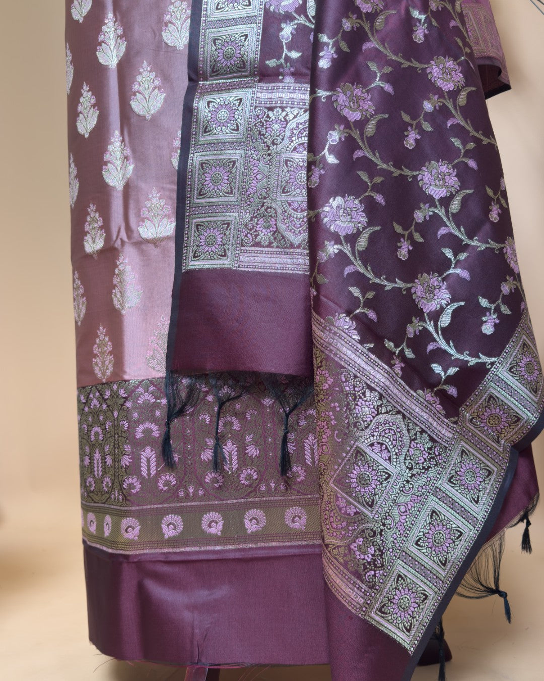Contrast Daman Border With Meenakari Butti Suit Fabric With Contrast Jaal Dupatta And Border - Pink