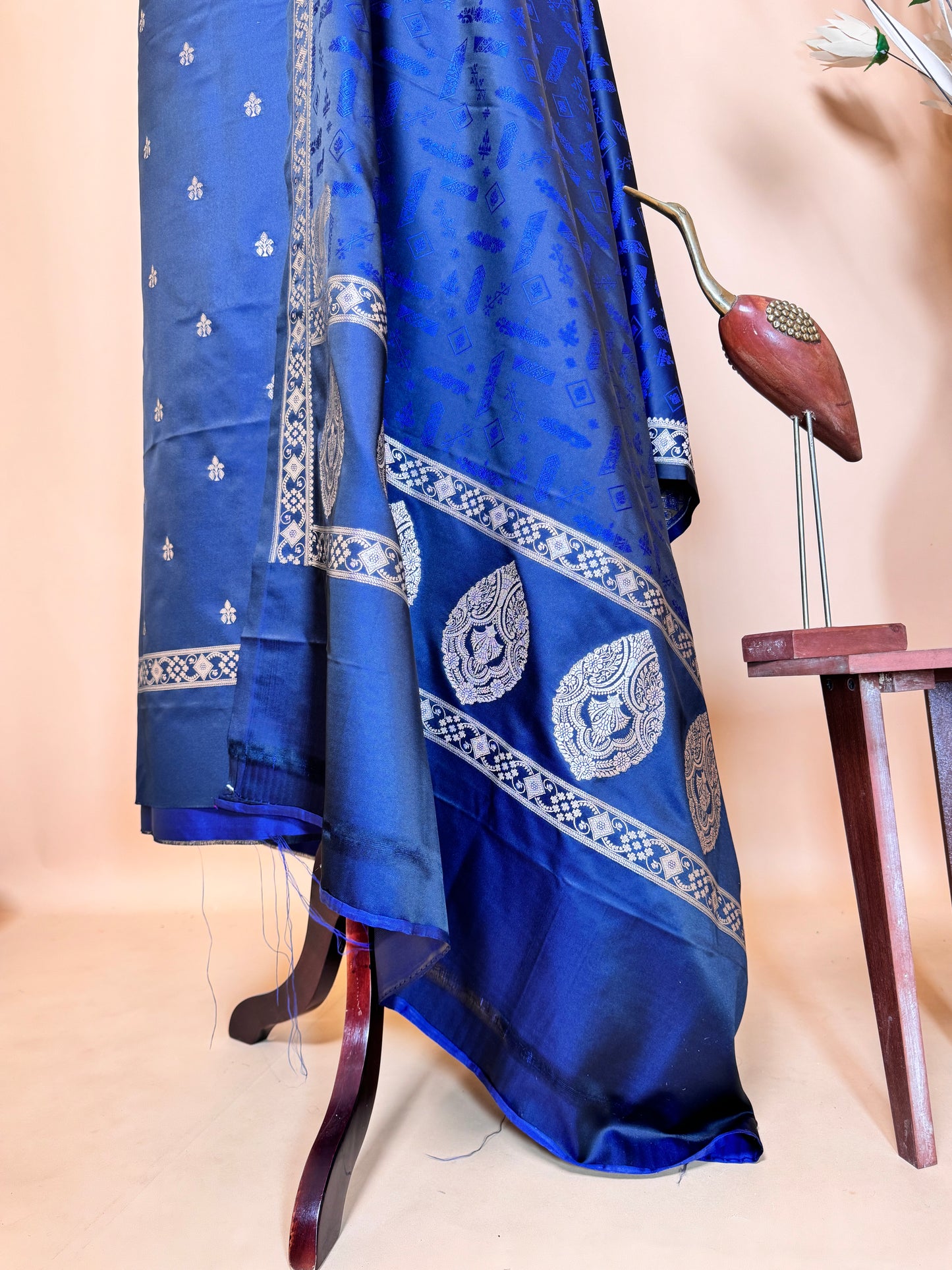 Small Butti Weaved Suit Fabric With Resham Tanchui Dupatta And Bottom - Blue