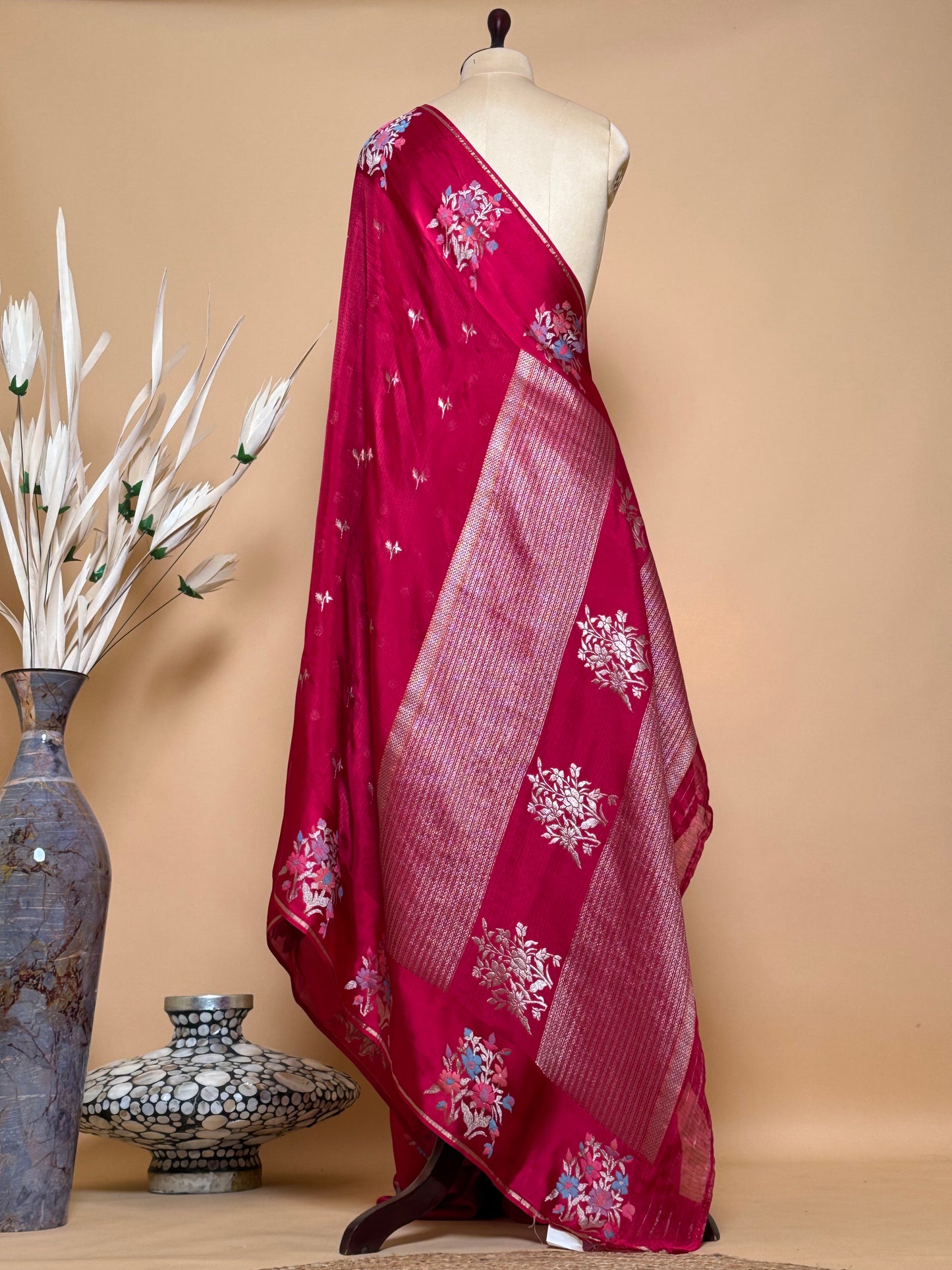 Contemporary Weaved Meenakari Border In Kota Silk Fabric Saree - Pink