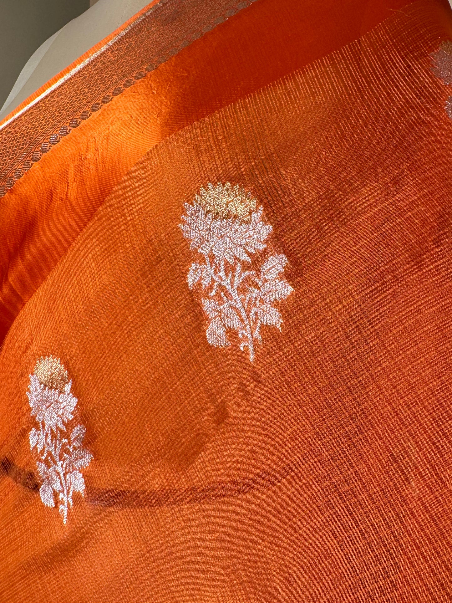 Traditional Banarasi Sona Rupa Flower Butti Weaved On Kota Silk Fabric Saree - Orange